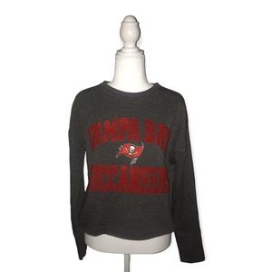 NFL Team Apparel Buccaneers Cropped Sweatshirt